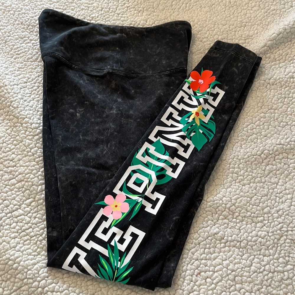 Victorias Secret Pink Leggings.